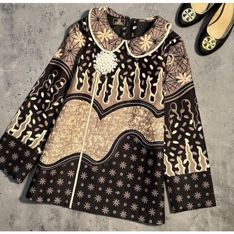 batik wanita warna dasar hitam