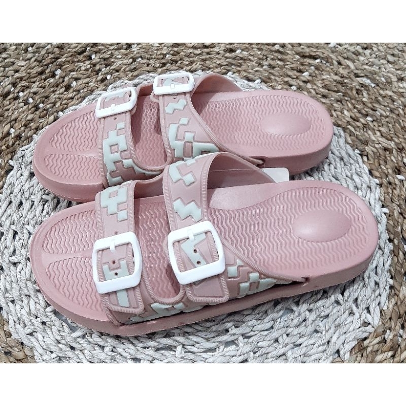 Sandal Slop Karet Wanita Casual Ban 2 Gesper Gosome 601W