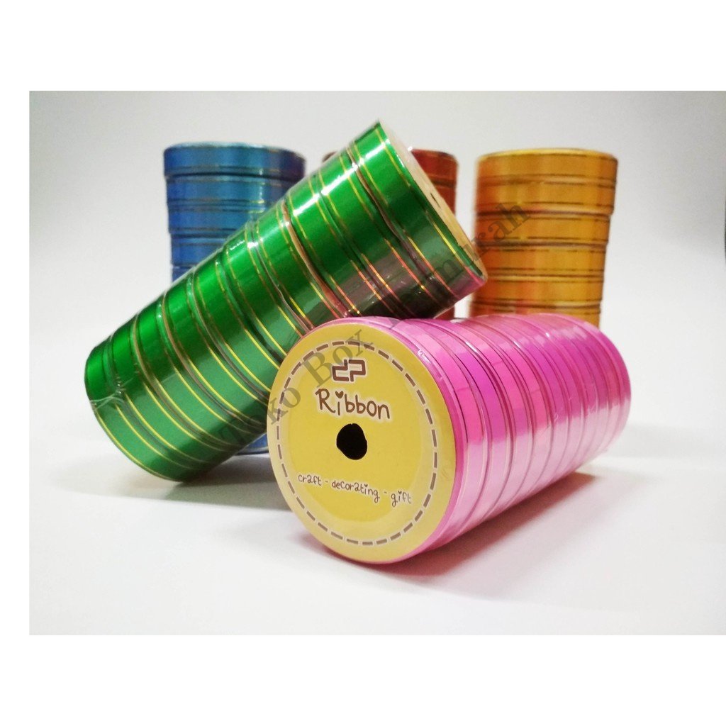 

Pita Kado Lis Emas 2cm, 3/4 inc/per roll pita/pitajepang/pitalisemas/pitaplastik/hampers