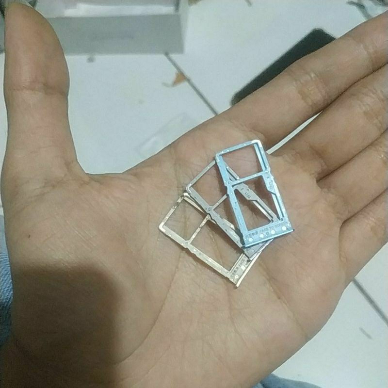 SIMTRAY BEKAS REDMI 6A HYBRIDE