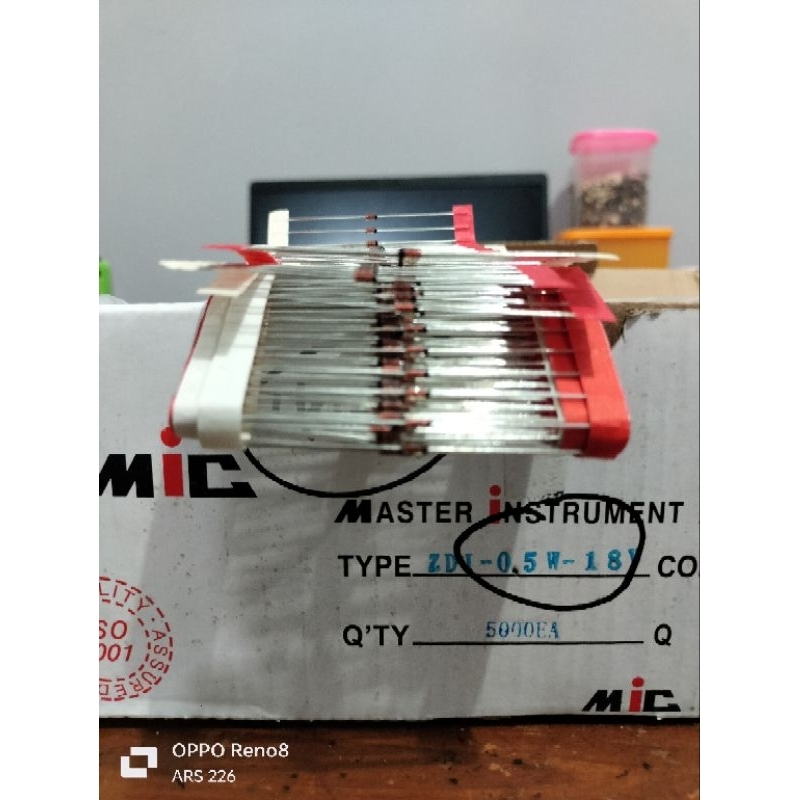 DIODA ZENER 1/2W 18V MIC