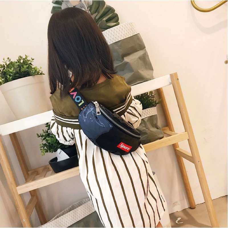 tas slingbag anak import/ tas anak import/ tas pinggang anak import/ tas anak fashion/ tas gaya buat