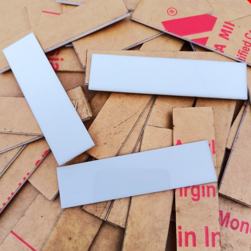 

Akrilik Name Tag Papan Nama Dada 8x2cm