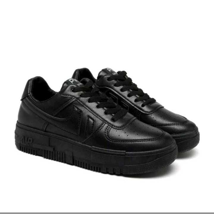 Sepatu olahraga - sepatu sekolah - sepatu sneakers pria hitam - Sepatu hitam polos - sepatu sekolah 