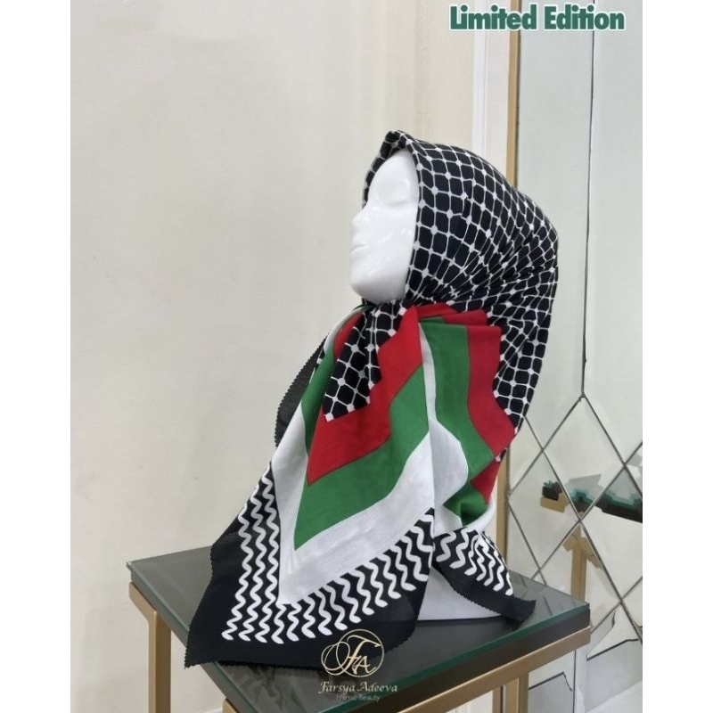 HIJAB SEGI EMPAT VOAL MOTIF PALESTINA HITAM HIJAU MERAH