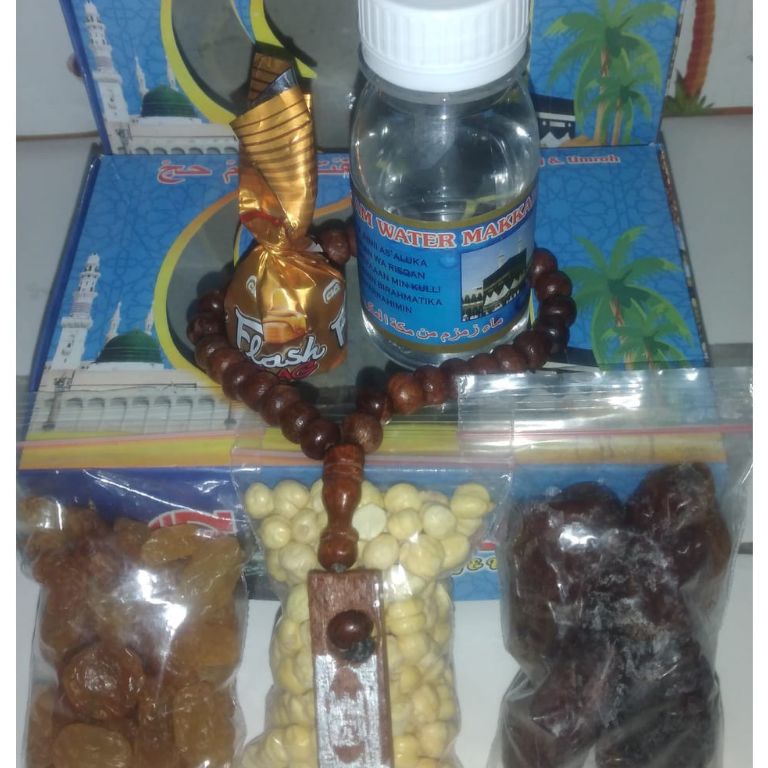 

Harga Khusus oleh oleh haji dan umroh zamzam60ml coklat/tasbih