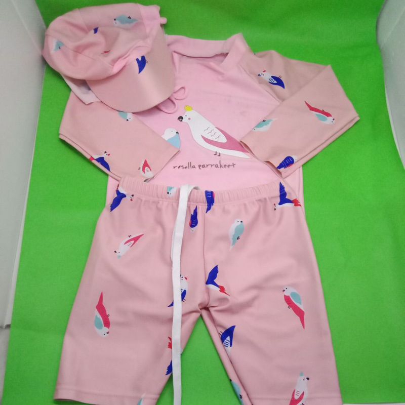 Preloved set baju renang rosella parrakeet pink 3years