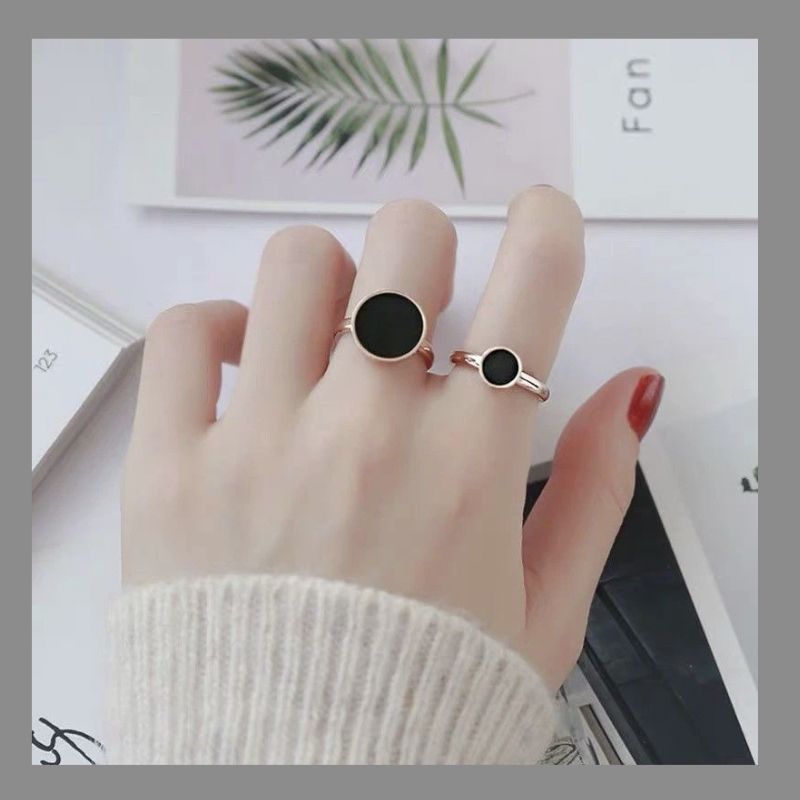 (COD BISA) Cincin Lingkar Bulat Dilapisi Emass//Cincin Titanium Premium Lapis Emas18K Bentuk Bulat B