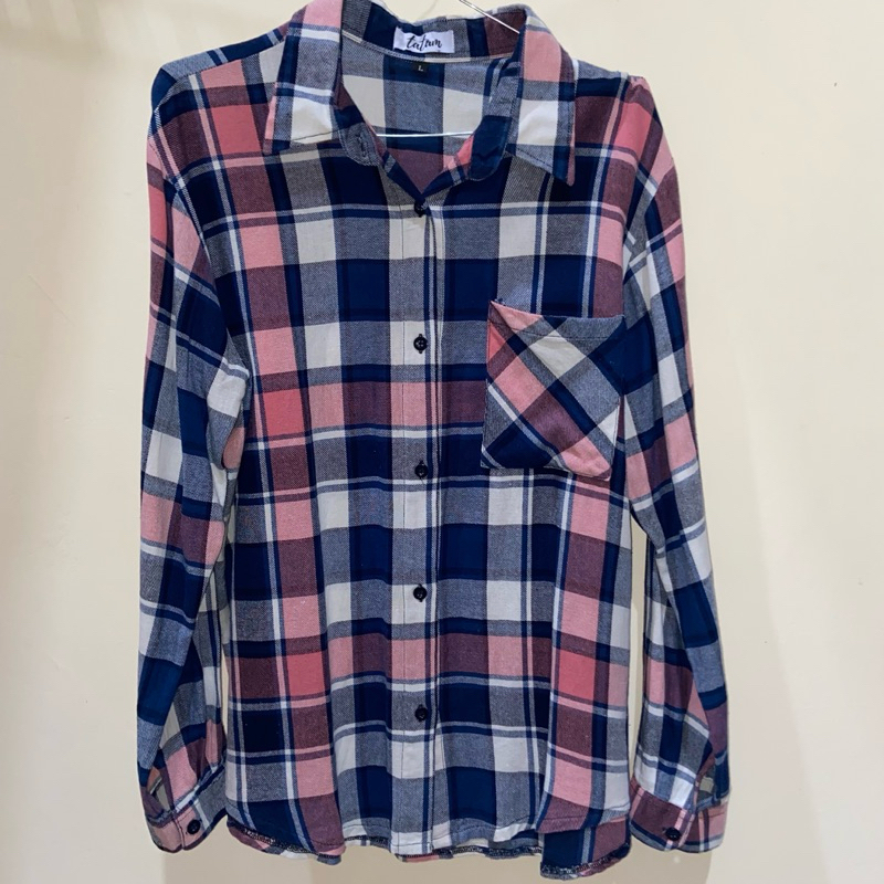 PRELOVED KEMEJA FLANEL by tatum.id