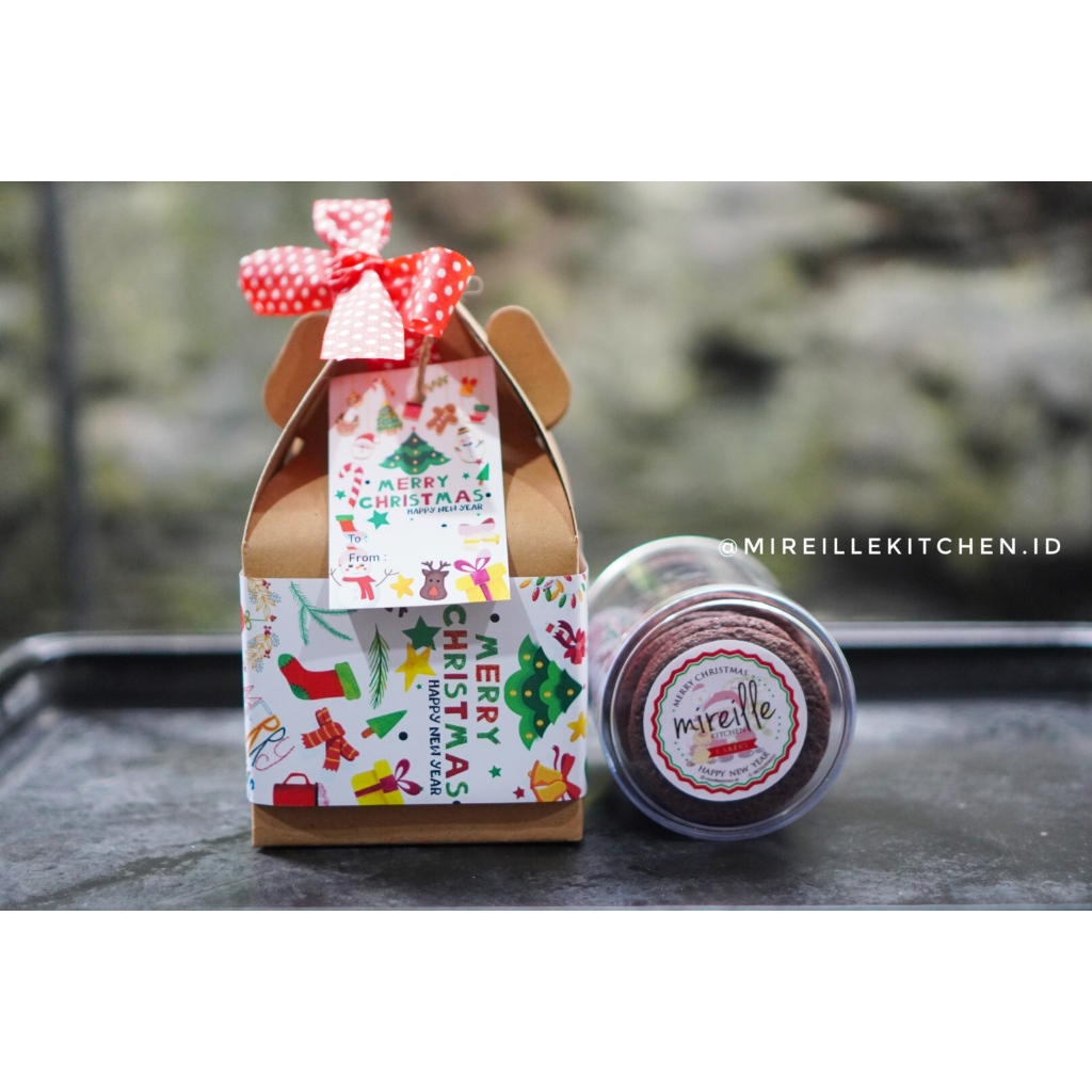 

Christmas Box Single 10cm