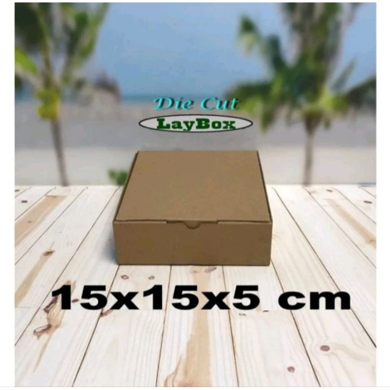 

KARDUS/KARTON/BOX DIE CUT UK. 15 × 15 × 5 CM.