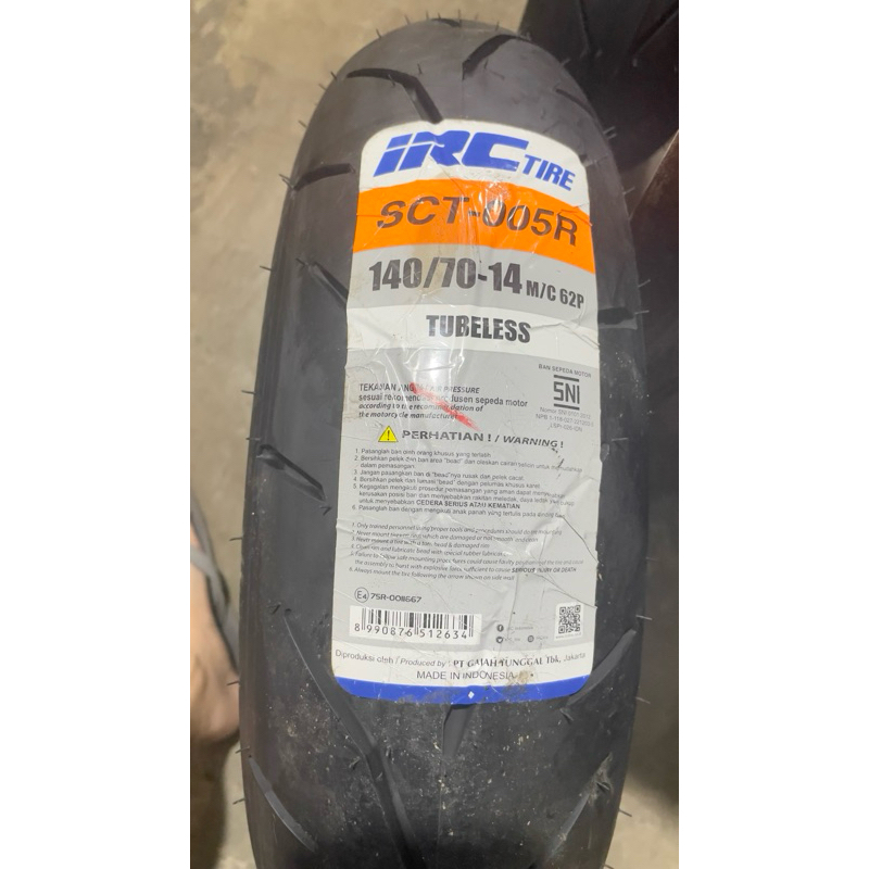 Ban luar Tubles belakang Aerox 155 140/70-14 IRC SCt005
