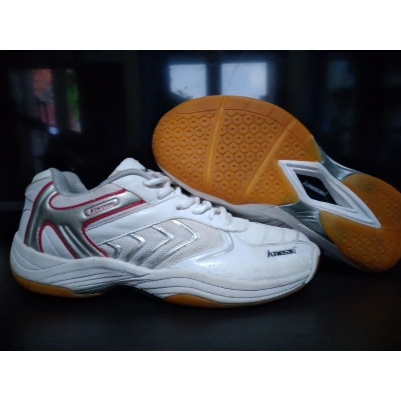sepatu badminton kawasaki second size 40