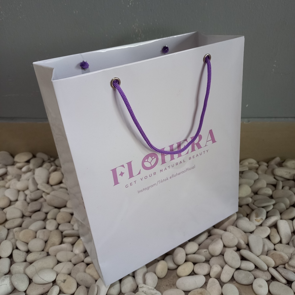 

PAPERBAG MEDIUM FULL COLOUR MOQ 250 PCS AP 210