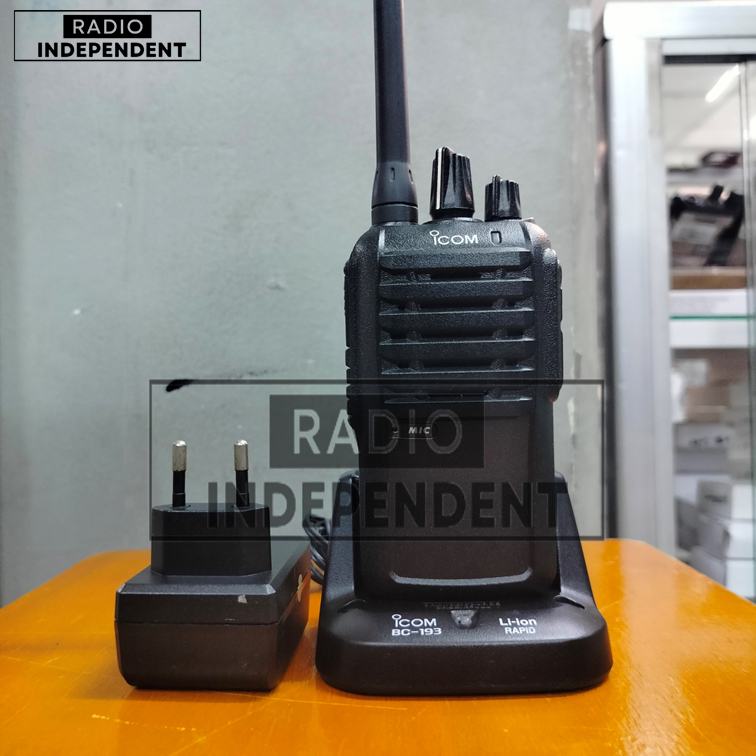 HT SEKEN ICOM IC-F3003 VHF BEKAS 136-174MHZ