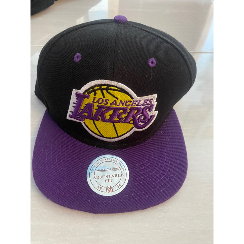 topi lakers