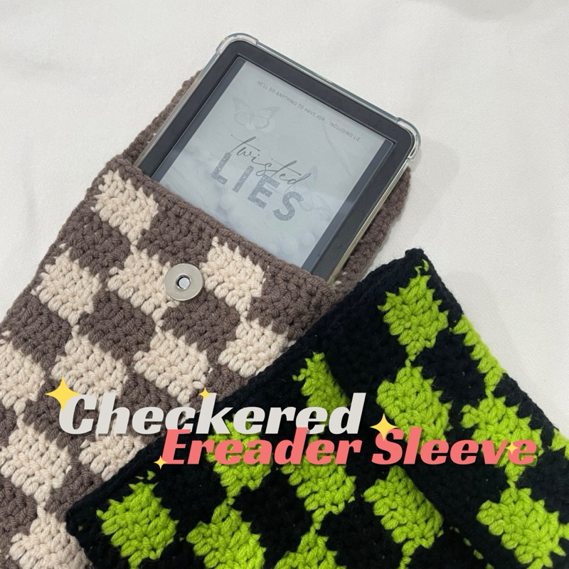 Checkered E-Reader Sleeve