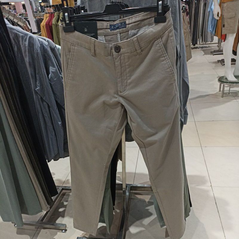 CELANA COWOK BY ANDREW SMITH