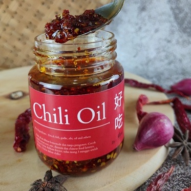 

[✮R12@] Chili Oil Yovi / Minyak Cabai With Crunchy Garlic/Sambal,Sambel Dimsum 200gram (Vegan/Non Vegan) [298]