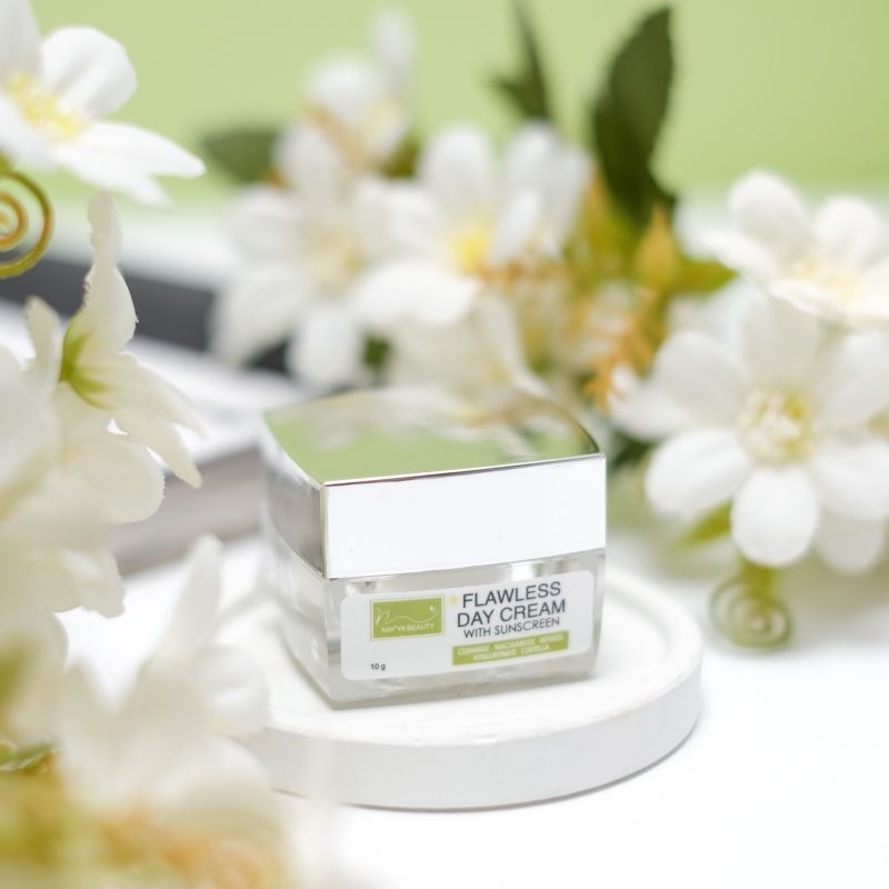 FLAWLESS DAYCREAM WITH SUNSCREEN Nayya Beauty - Skincare Nay'ya Beauty