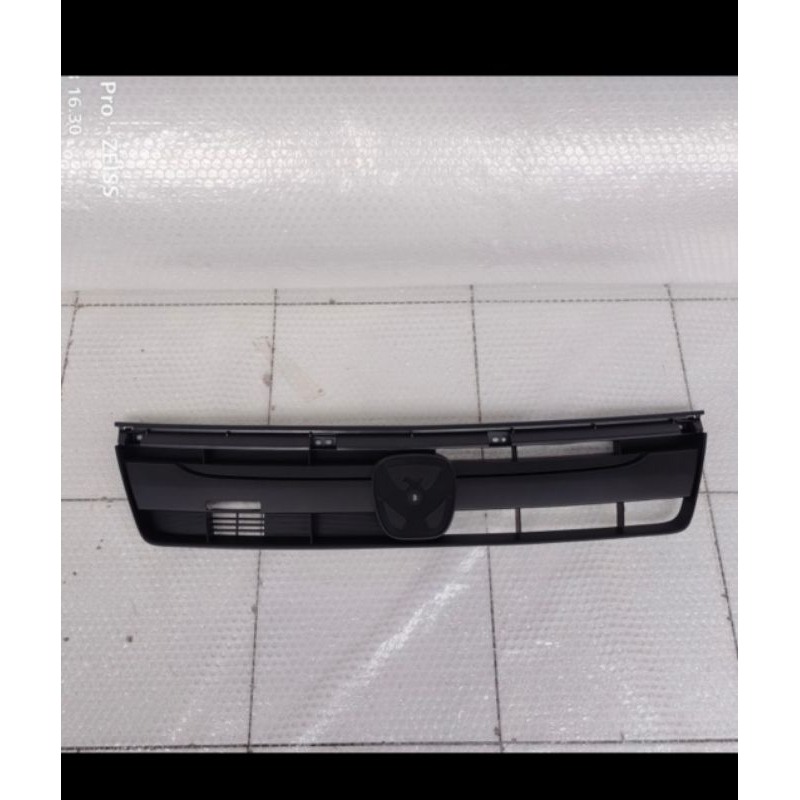 Grilat atas bumper depan karimun wagon R original