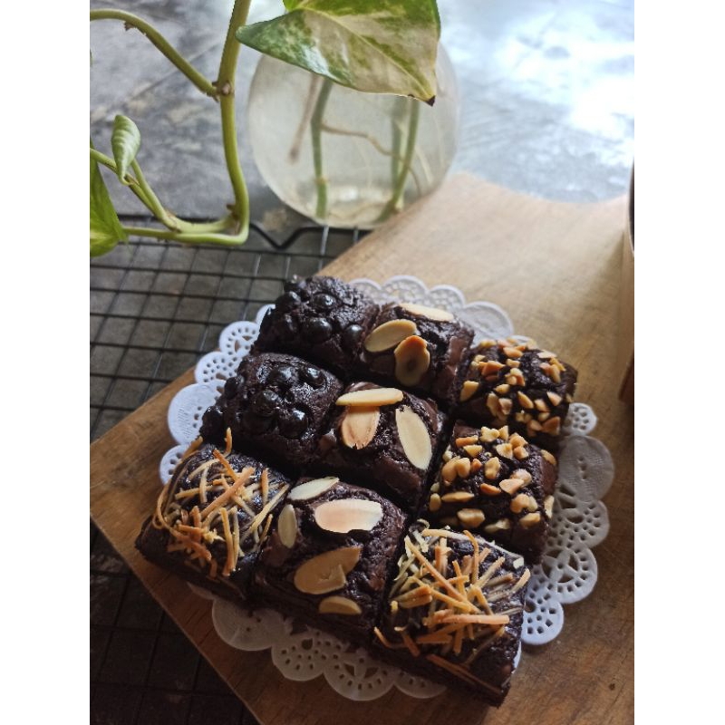 

Brownies panggang 10*10 by Zakiyah