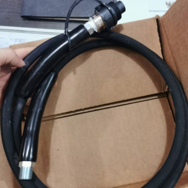 Dijual Hose 3/8 x6ft/1.8M 10000Psi With CH38M Coupler BVA Hydraulics CS3814M Limited