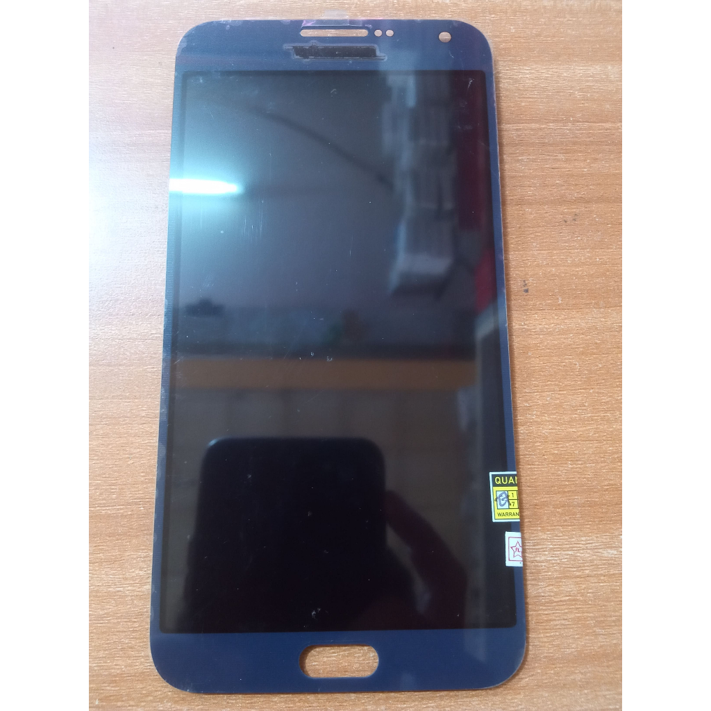 LCD SAMSUNG E7