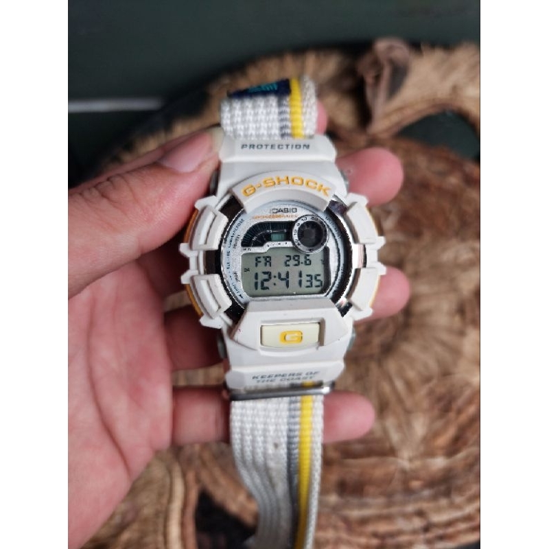 G shock dw 9500 kuning