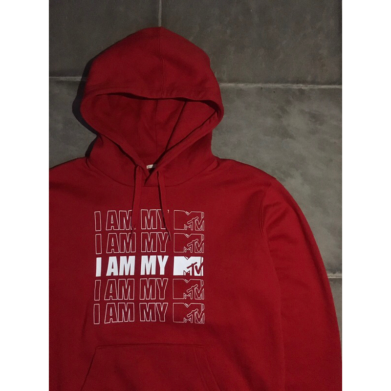 MTV PULLOVER HOODIE X UNIQLO GU.  VIACOM INTERNATIONAL 2019 PRODUCTION.