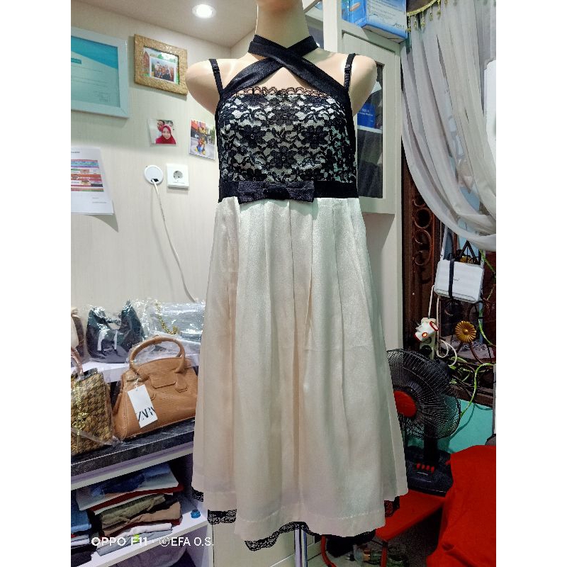 Gaun Pesta Putih Preloved like new