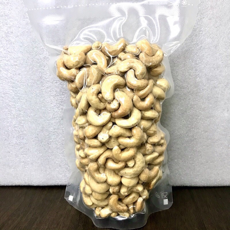 

Kacang Mete Panggang 250gr / Kacang Mede Panggang 250gr / Roasted Cashew Nut 250gr