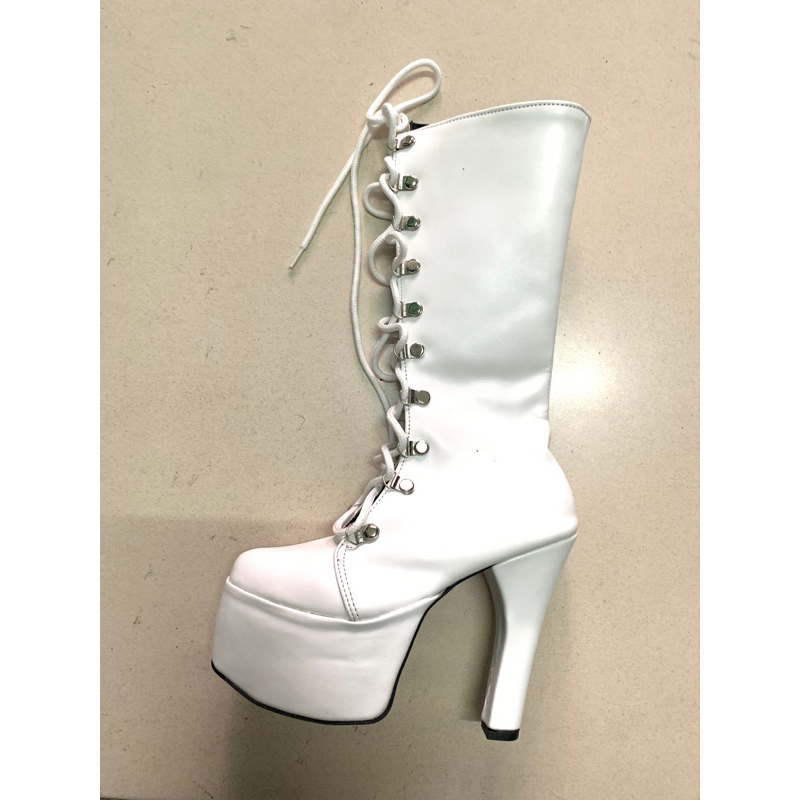 B07 boots putih kulit dove