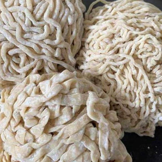 

MODEL UYG587 MIE MENTAH KERITING SPECIAL TELUR BEBEK UNTUK MIE AYAM / BAKMIE PER 1 KG