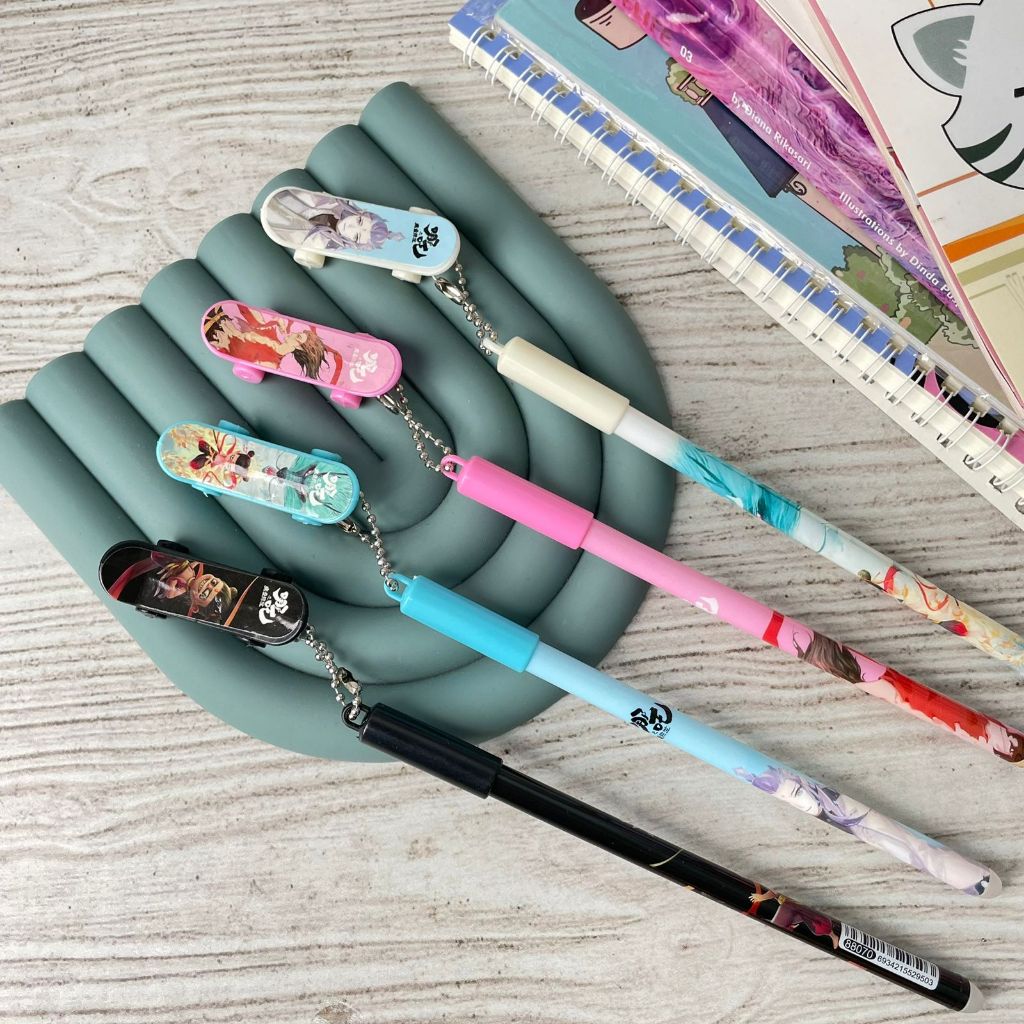 

Pulpen Gel Gantungan Skateboard Kecil PG 1062 0.5 mm - MOTIF ANIME API - bolpoint unik aesthetic korea viral 1 pack alat tulis lucu sovenir