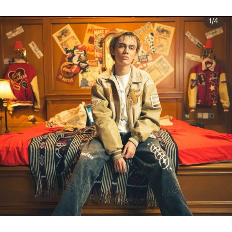 jaket varsity preface