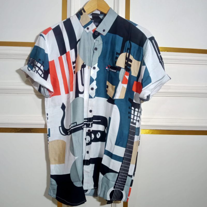 Kemeja Rayon Motif Abstrak Aestetik