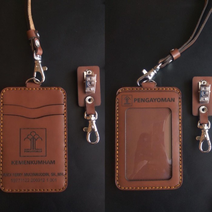 

Name Tag Id Card Holder Kulit Asli Free Custom Nama dan Logo Perusahaan