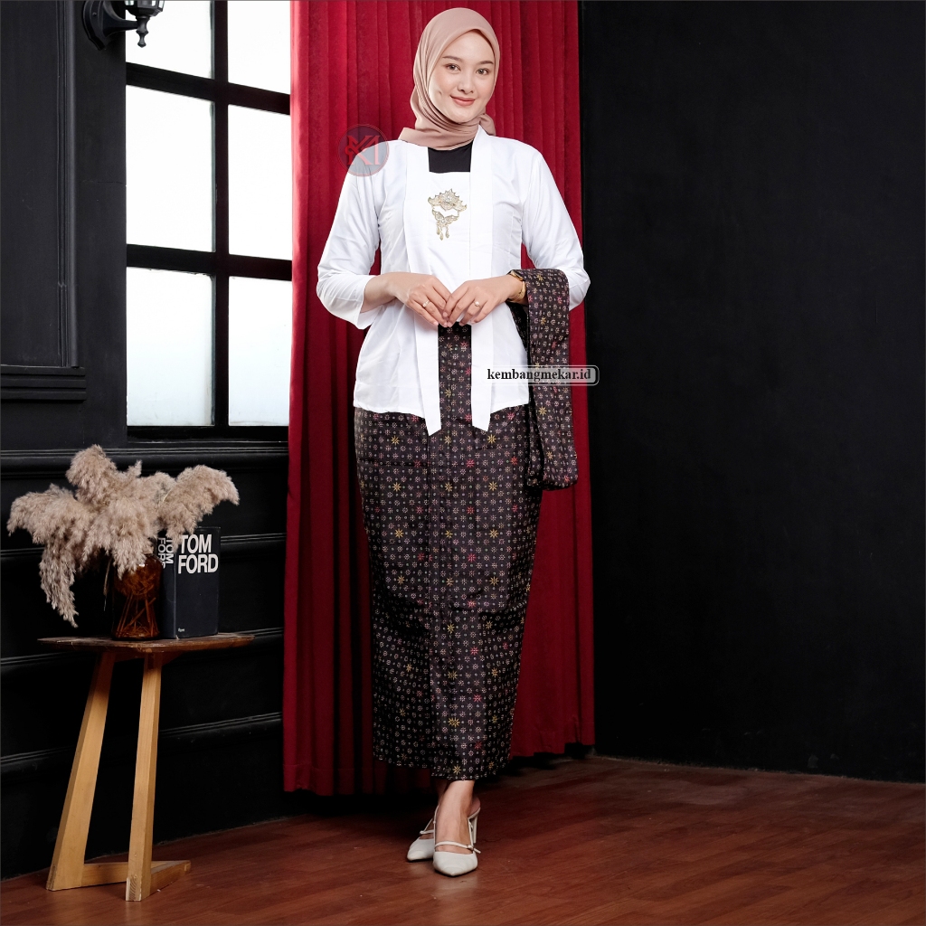 SETELAN KEBAYA PUTIH ROK WIRON JAWA / PAKAIAN TRADISIONAL / PAKAIAN KONDANGAN