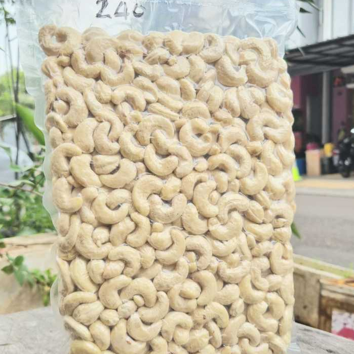 

Kacang Mede Mentah 1Kg Mete Wonogiri Super Mente Jumbo W240