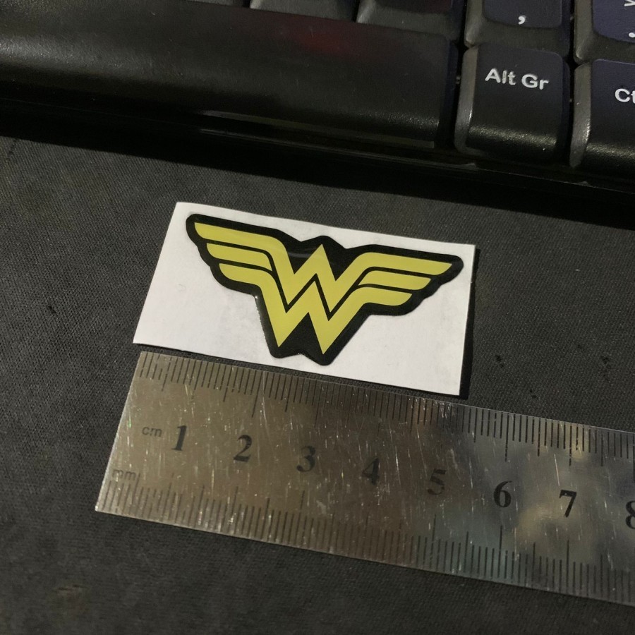 

Sticker Timbul Resin Wonder Woman Logo Stiker Lycal 3D Logo Kecil Satuan