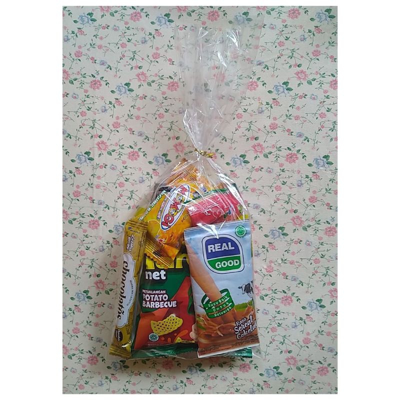 

BINGKISAN ULANG TAHUN ULTAH anak snack chiki susu bantal
