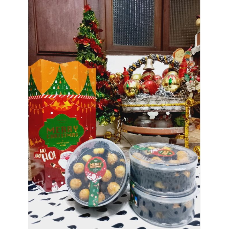 

Hampers Natal Isi Nastar