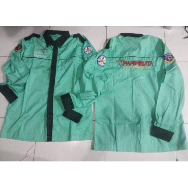 kemeja lengan panjang pariwisata