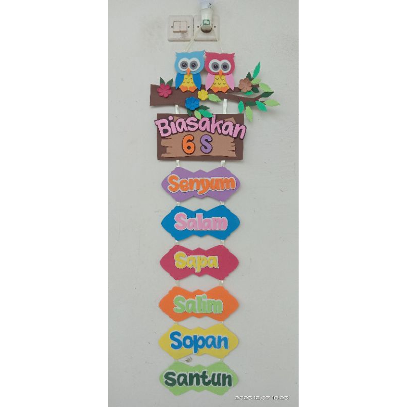 Pajangan dinding 6 S busa hati