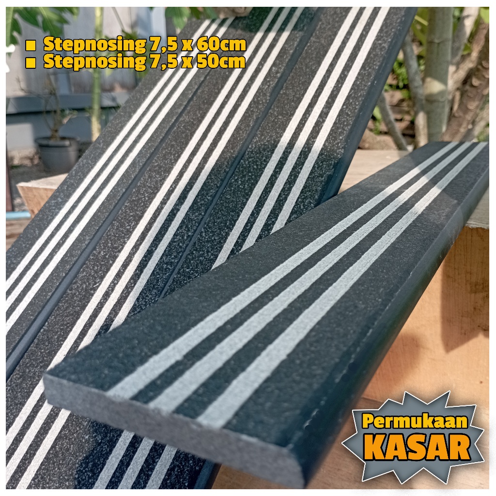 Stepnosing Granit 7,5 x 60 cm Hitam Kasar Structure