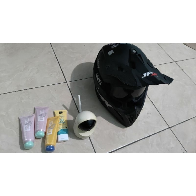 Helm JPX cross bekas