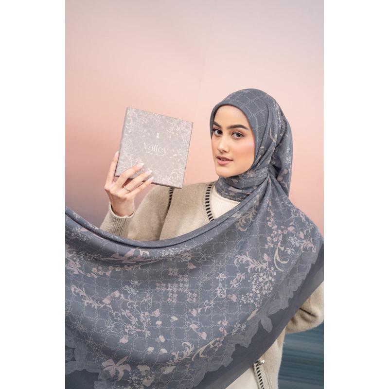 VALLEY SCARF HEYLOCAL