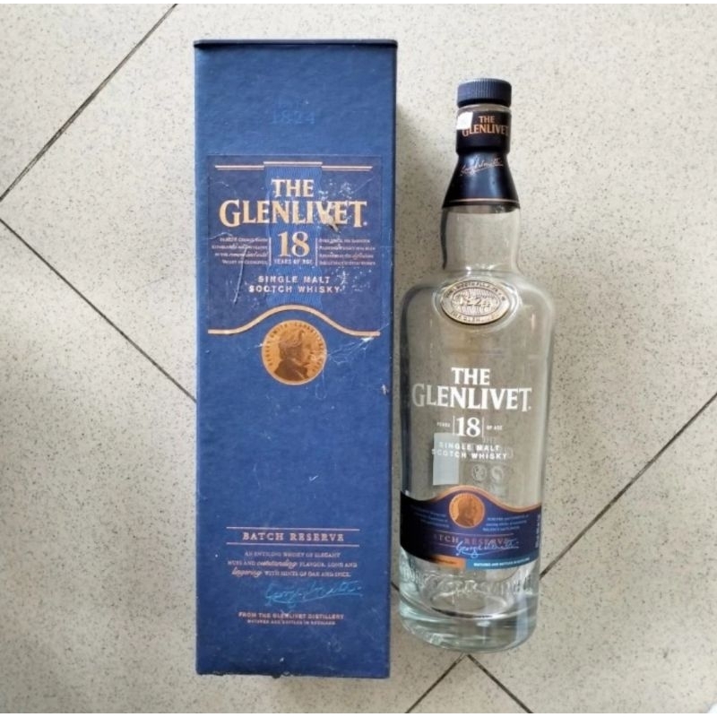 Botol kaca bekas kosong box biru the Glenlivet 18 est 1824