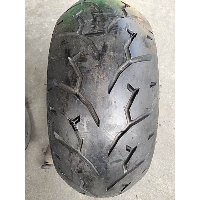 ban moge Pirelli night dragond 240/40-18